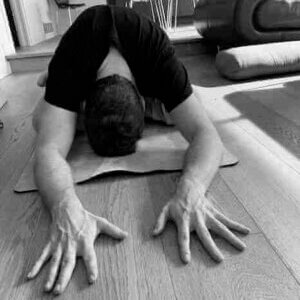 Kevin Parenteau - Yoga Teacher Asana at Home. Doing Child's Pose (Balasana)for yoga sleep position