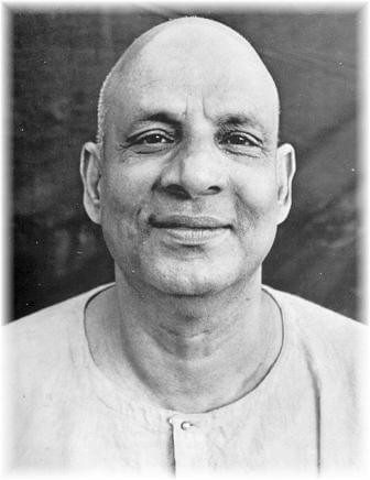 image of Swami Sivananda Saraswati: famous yoga teachers in india