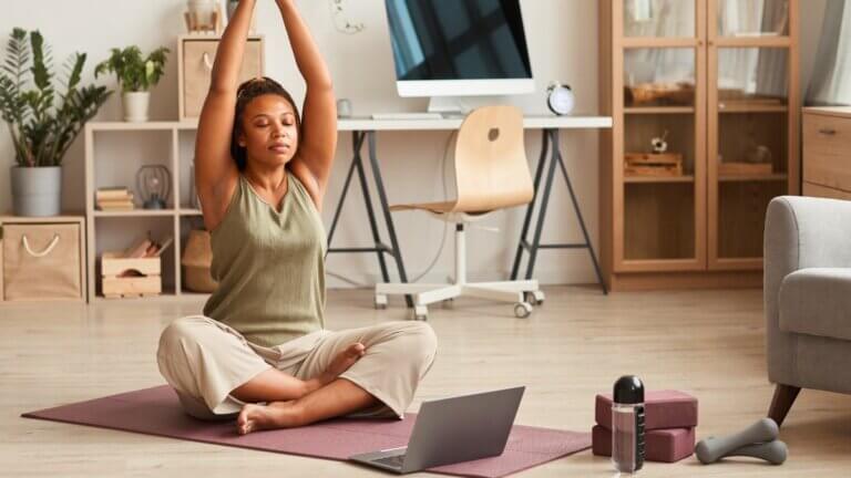 Online yoga education from home with Asana at Home